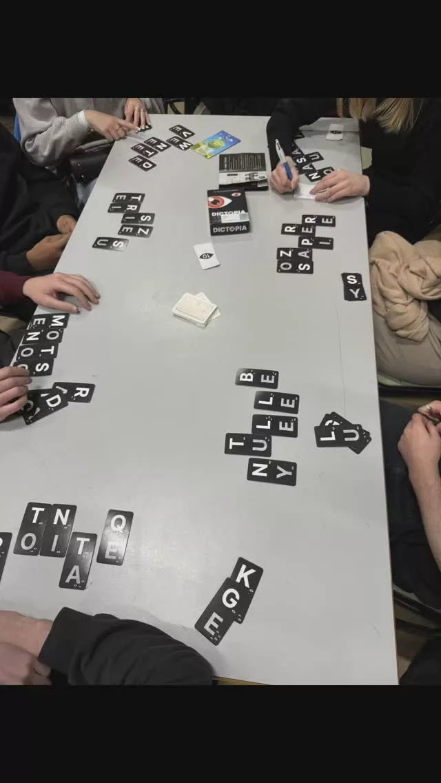 Voici un petit résumé des sessions des 17 et 18 janvier :

🎲 Deux journées riches en émotions !
Ces sessions ont rassemblé un beau nombre de participants, avec une ambiance chaleureuse et conviviale.

✨ De nouvelles rencontres ont marqué ces journées, grâce à l’arrivée de nos nouveaux membres. Bienvenue à eux dans la communauté !

🎉 Moments forts :

De la joie partagée autour des jeux,

Des rires et des éclats d’imagination,

Un bel esprit de collaboration et de découverte.

Merci à tous d’avoir contribué à ces instants magiques. On remet ça vendredi 24 janvier.

Et samedi 25 janvier on encourage nos deux équipes pour la deuxième session du tournoi régional de ludisport 🎉 #ludisport

#association77 #jeuxdesociété #villedefontainebleau #jeuxdesociété #ludisport #followersinstagram